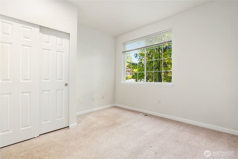 Property photo for 18606 NE 57th Street, Redmond photo 17