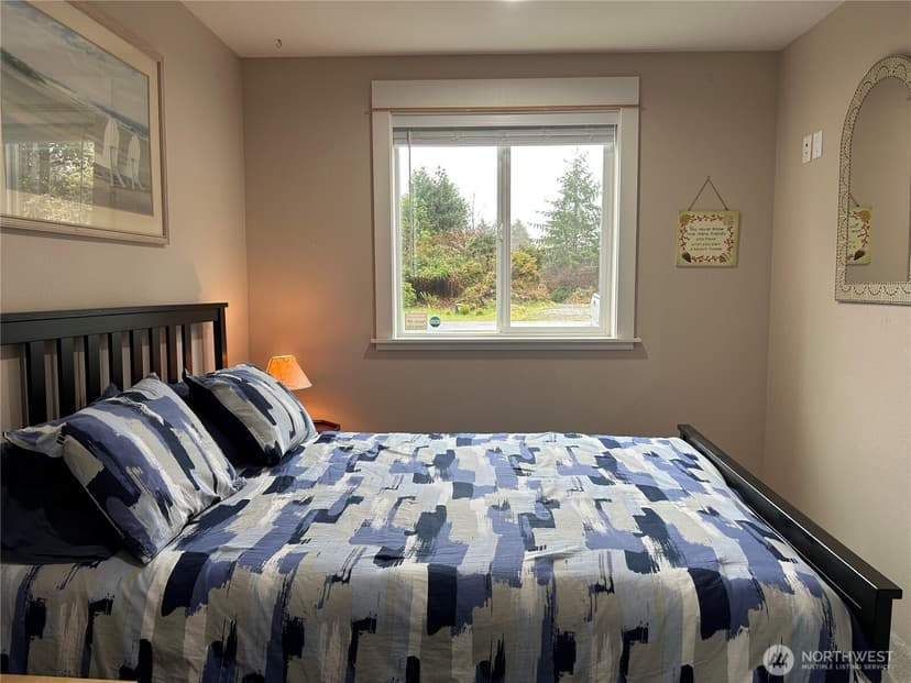 Property photo for 433 Dolphin Avenue NE, Ocean Shores photo 10