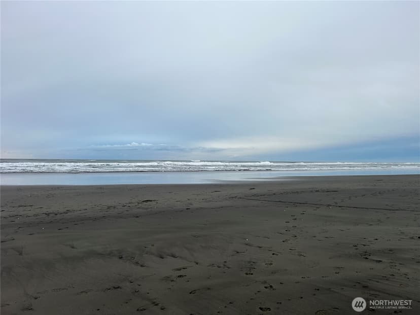 Property photo for 433 Dolphin Avenue NE, Ocean Shores photo 24