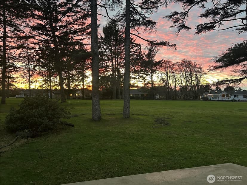 Property photo for 433 Dolphin Avenue NE, Ocean Shores