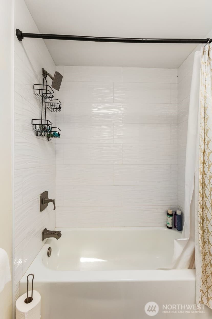 Property photo for 422 S 168th Street, Burien photo 31