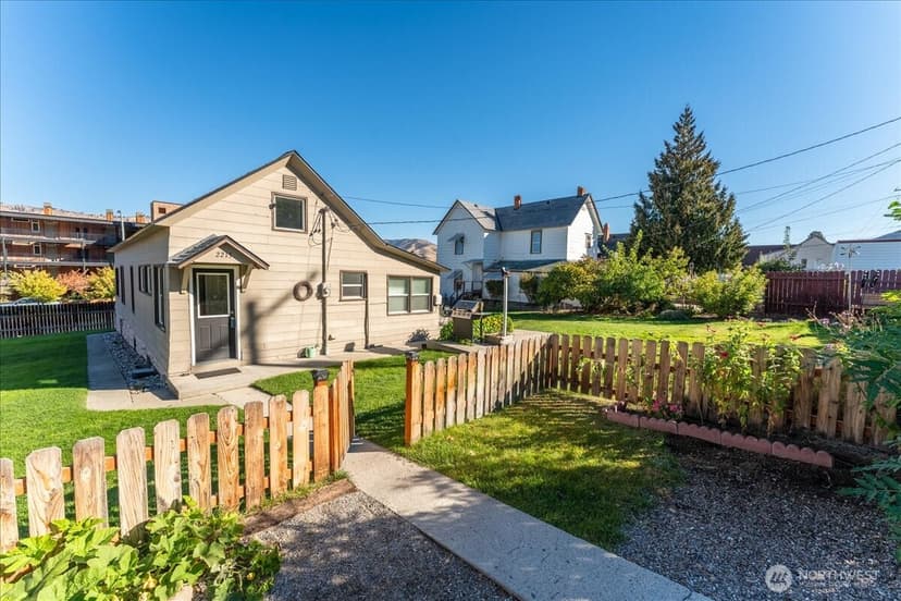 Property photo for 2213 W Woodin Avenue, Chelan photo 4