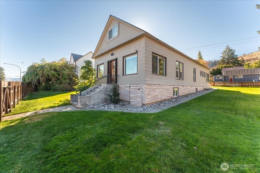 Property photo for 2213 W Woodin Avenue, Chelan photo 11