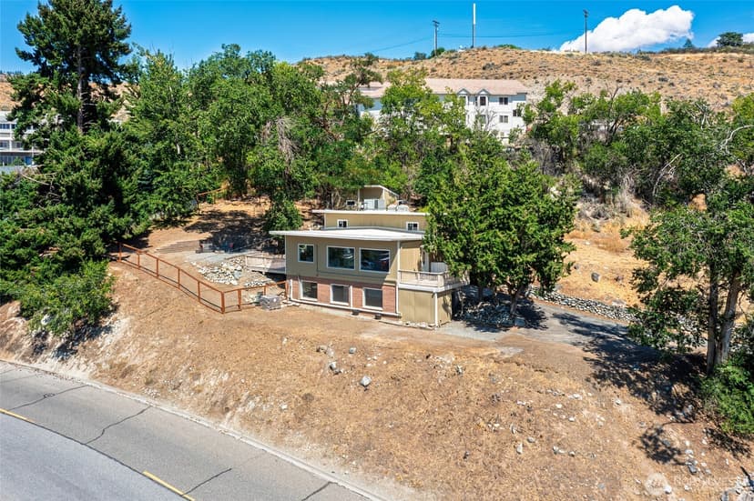 Property photo for 505 N Navarre Street, Chelan photo 2
