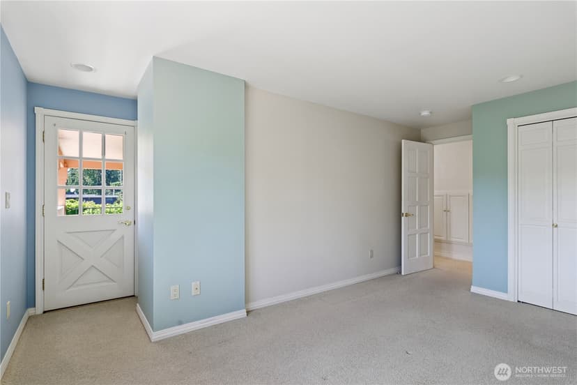Property photo for 18306 Ridgefield Road NW, Shoreline photo 27