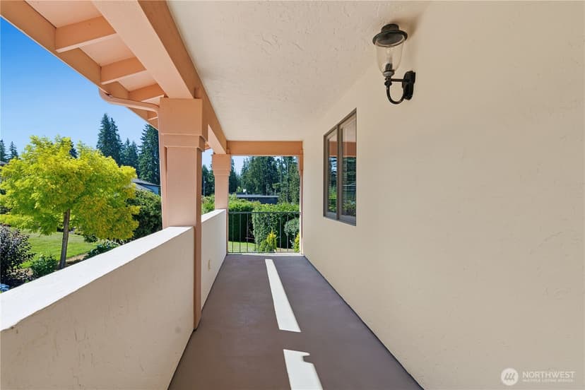 Property photo for 18306 Ridgefield Road NW, Shoreline photo 28