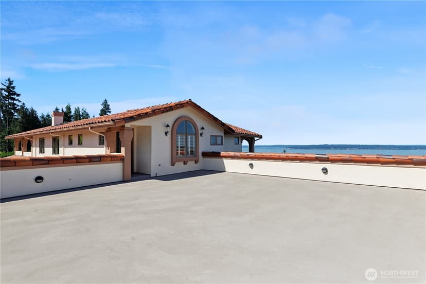Property photo for 18306 Ridgefield Road NW, Shoreline photo 24