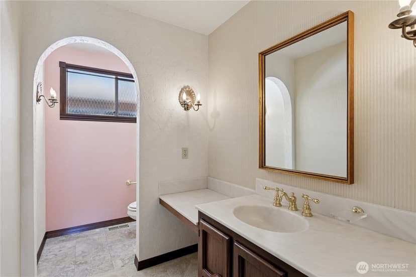 Property photo for 18306 Ridgefield Road NW, Shoreline photo 32