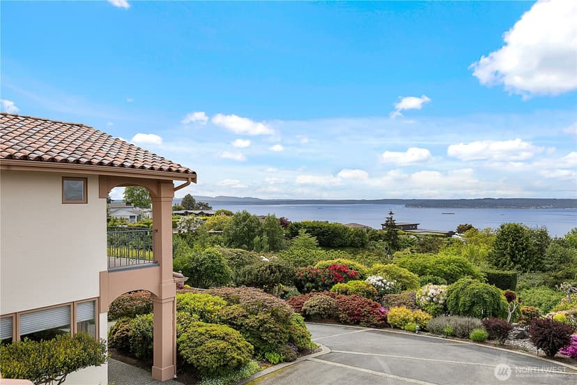 Property photo for 18306 Ridgefield Road NW, Shoreline photo 34