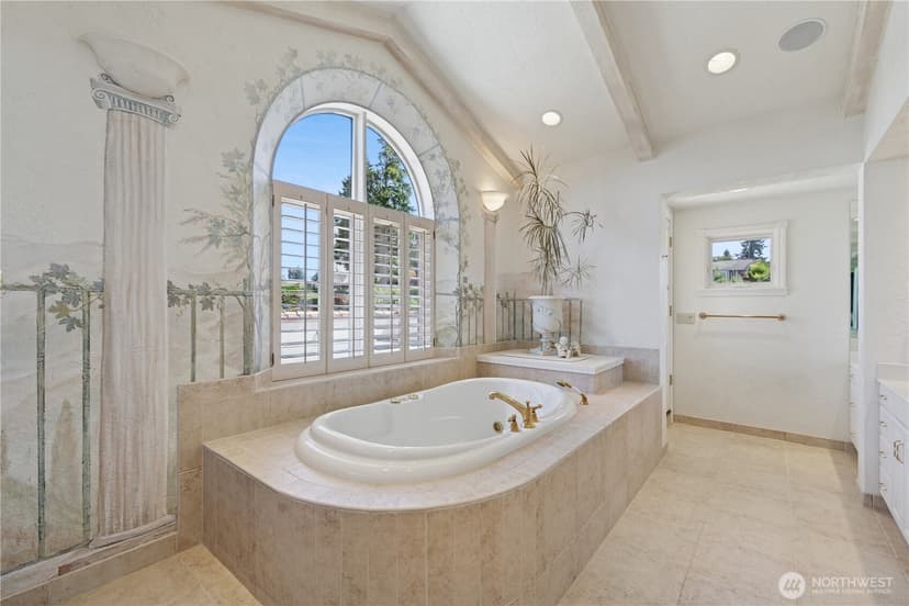 Property photo for 18306 Ridgefield Road NW, Shoreline photo 20