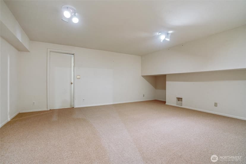 Property photo for 20215 24th Avenue NW, Shoreline photo 30