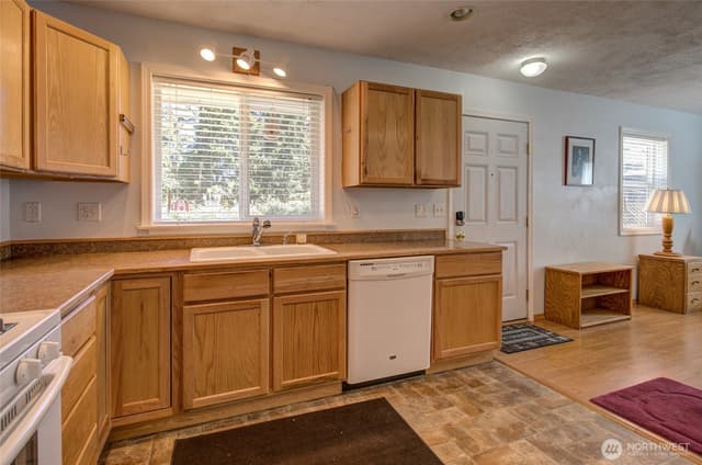 Property photo for 649 Sollecks Avenue SE, Ocean Shores photo 5