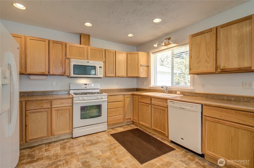 Property photo for 649 Sollecks Avenue SE, Ocean Shores photo 6