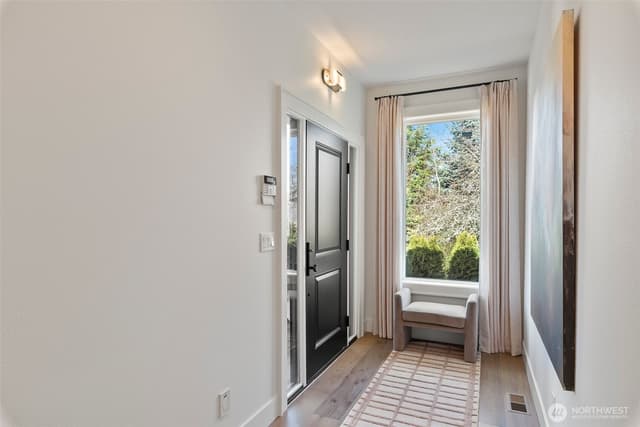 Property photo for 1321 S Sunset Drive, Tacoma photo 5