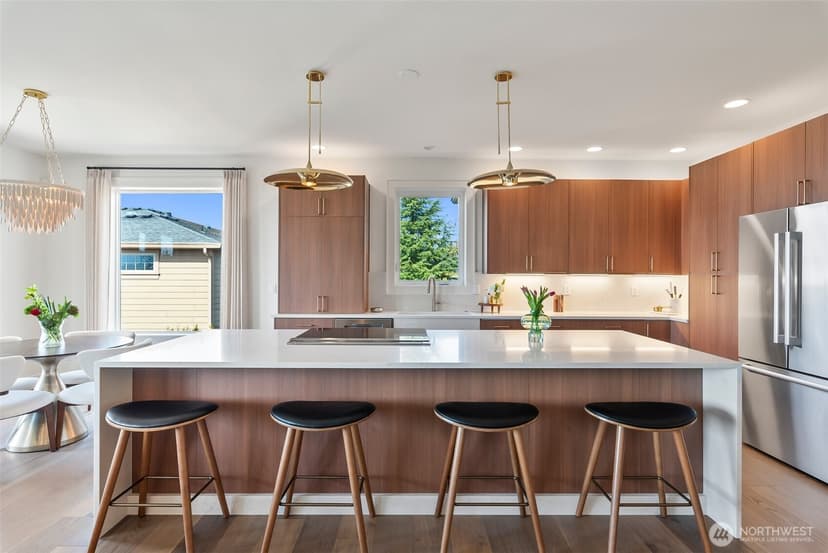 Property photo for 1321 S Sunset Drive, Tacoma photo 13