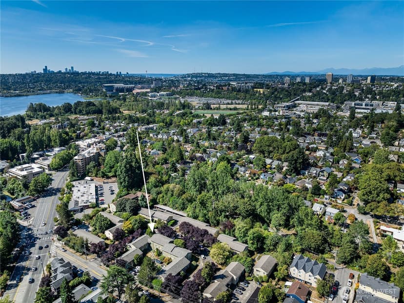 Property photo for 4818 Terrace Drive NE, Seattle photo 15