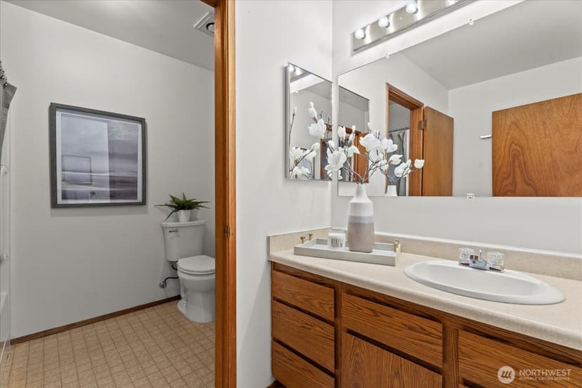 Property photo for 16442 51st Avenue S, Tukwila photo 23
