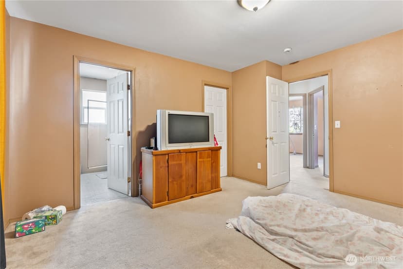 Property photo for 5620 seahurst Avenue, Everett photo 8