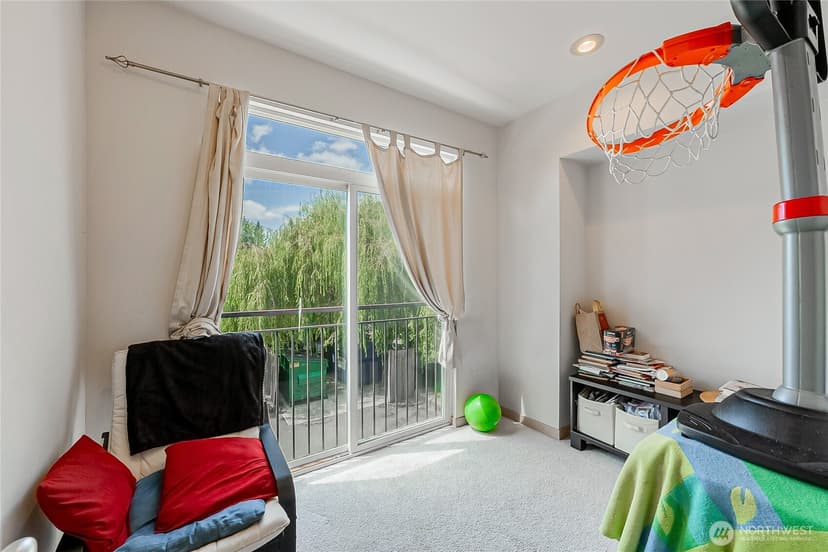 Property photo for 13005 64th Avenue S #B117, Seattle photo 19