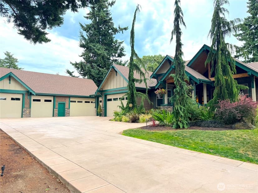 Property photo for 19642 8th Avenue S, Des Moines