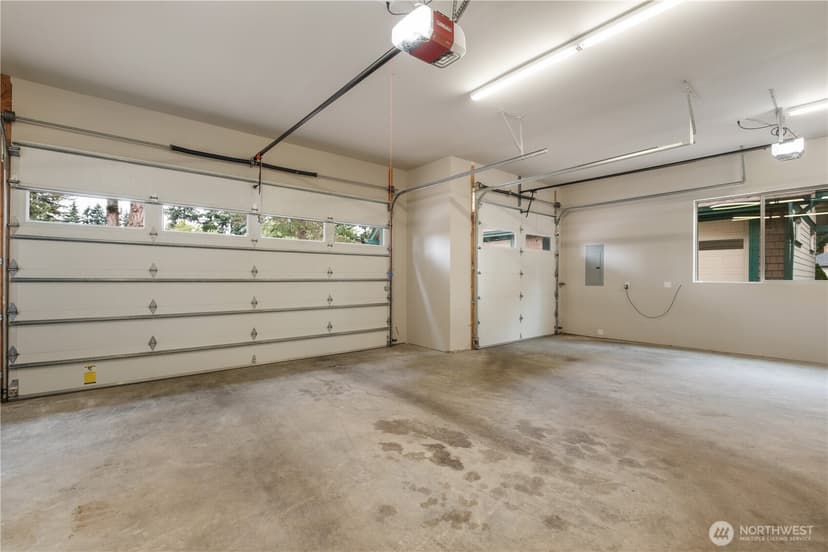 Property photo for 19642 8th Avenue S, Des Moines photo 32