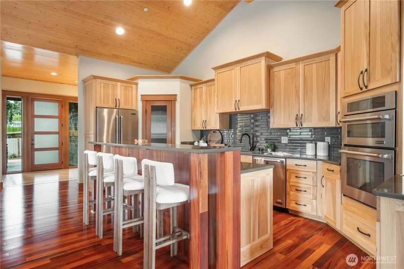 Property photo for 19642 8th Avenue S, Des Moines photo 10