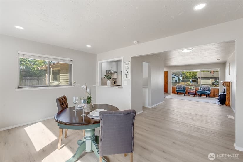Property photo for 8906 Lenox Avenue SW, Lakewood photo 11