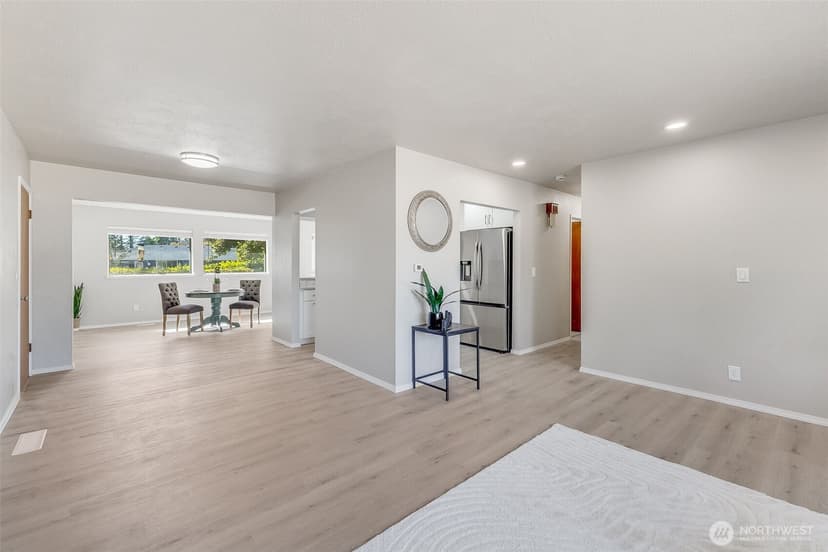Property photo for 8906 Lenox Avenue SW, Lakewood photo 7