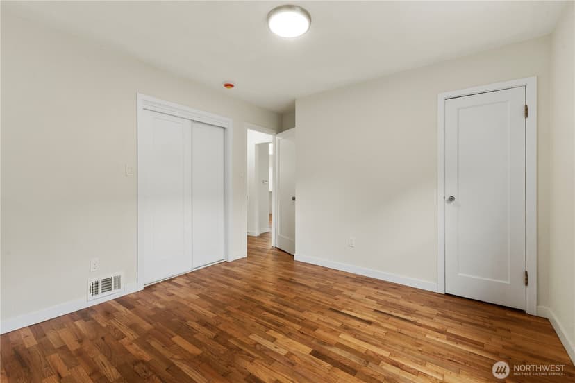 Property photo for 1019 N Oakes Street, Tacoma photo 8