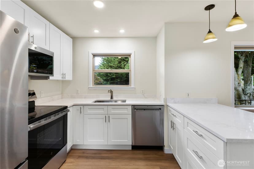 Property photo for 1019 N Oakes Street, Tacoma photo 6