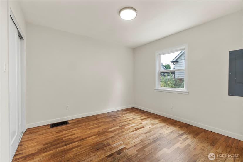 Property photo for 1019 N Oakes Street, Tacoma photo 12