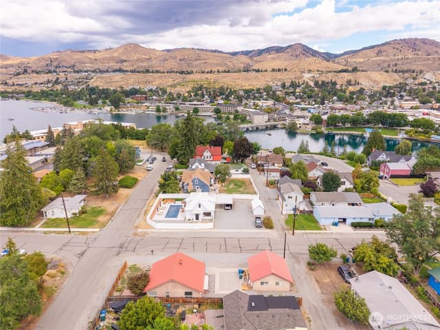 Property photo for 219 W Columbia Avenue, Chelan photo 4