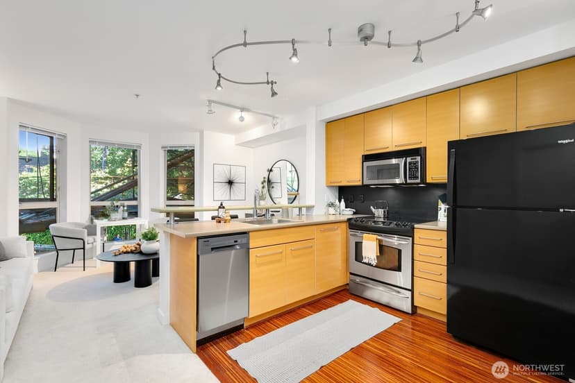 Property photo for 1420 E Pine Street #E307, Seattle photo 10