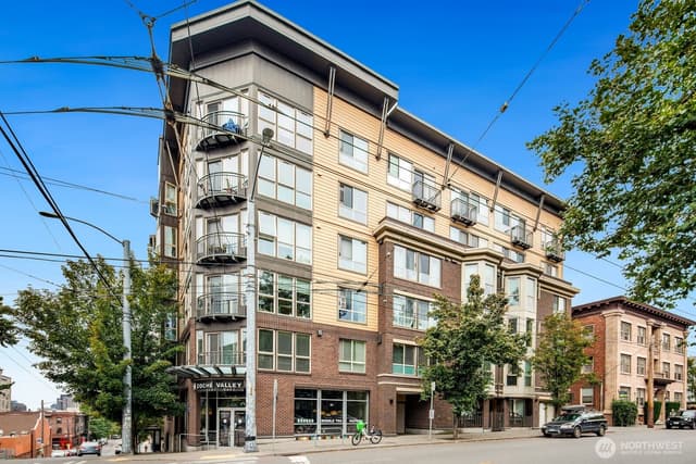 Property photo for 1420 E Pine Street #E307, Seattle photo 4