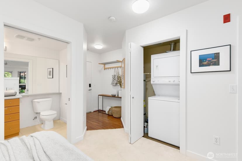 Property photo for 1420 E Pine Street #E307, Seattle photo 16