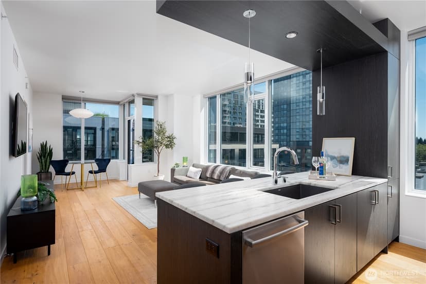 Property photo for 1321 Seneca Street #703, Seattle photo 6