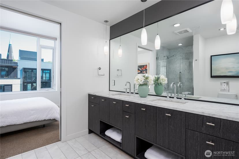 Property photo for 1321 Seneca Street #703, Seattle photo 17