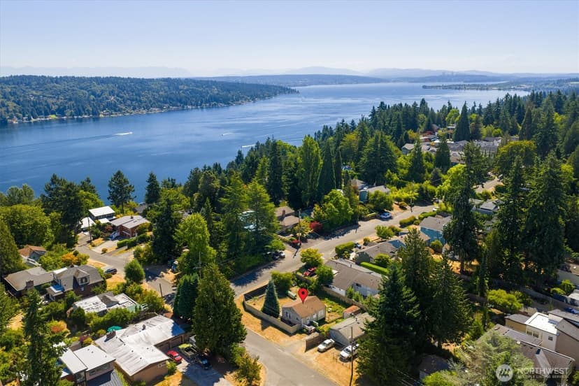 Property photo for 13757 39th Avenue NE, Seattle photo 5