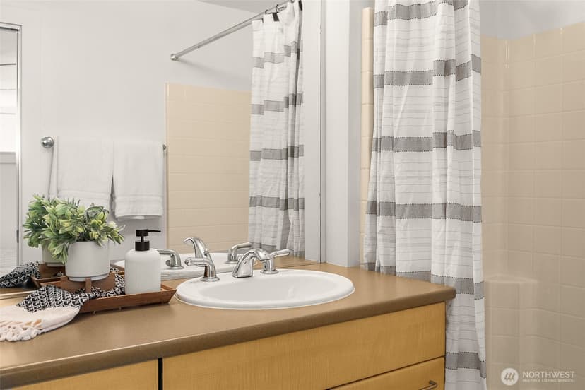 Property photo for 1410 E Pine Street #W326, Seattle photo 16