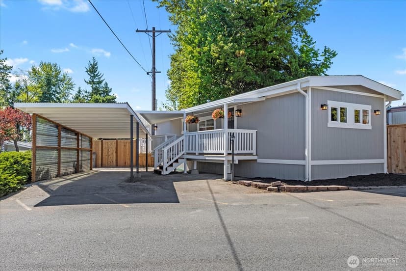 Property photo for 14322 Admiralty Way #1, Lynnwood photo 2