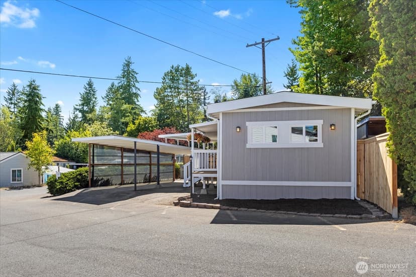 Property photo for 14322 Admiralty Way #1, Lynnwood photo 3