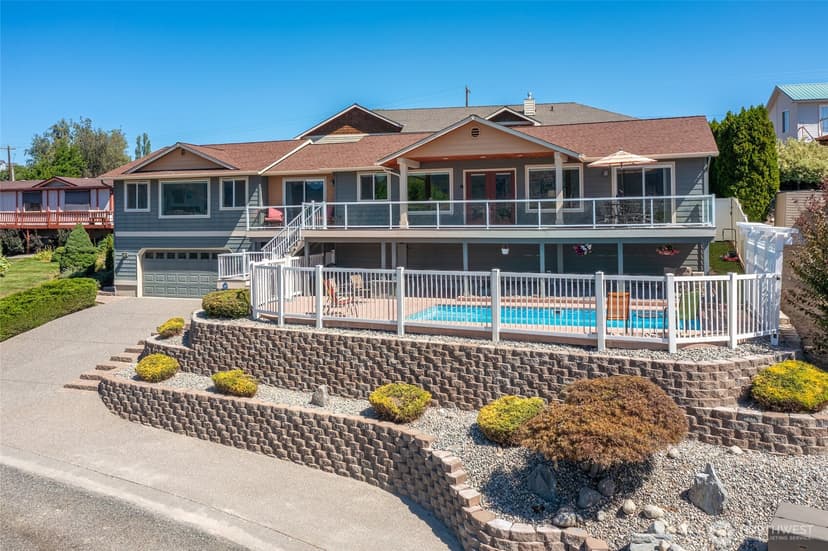 Property photo for 165 Coral Street, Manson