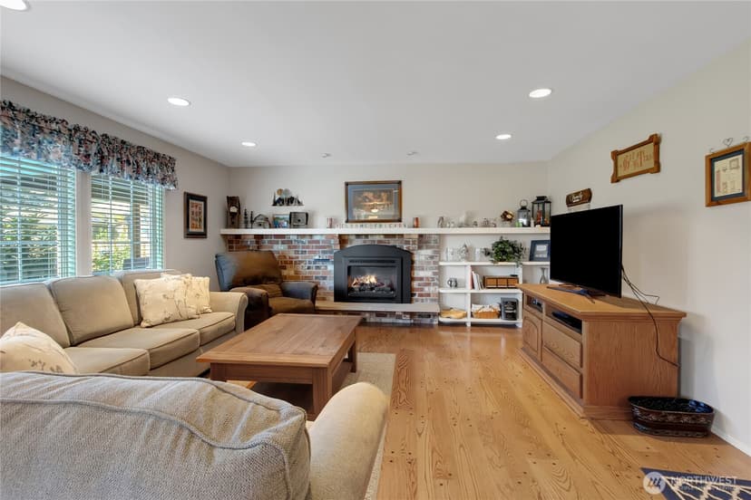 Property photo for 7725 91st Avenue SW, Lakewood photo 18