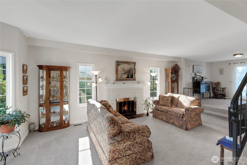 Property photo for 7725 91st Avenue SW, Lakewood photo 4