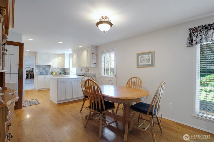 Property photo for 7725 91st Avenue SW, Lakewood photo 16