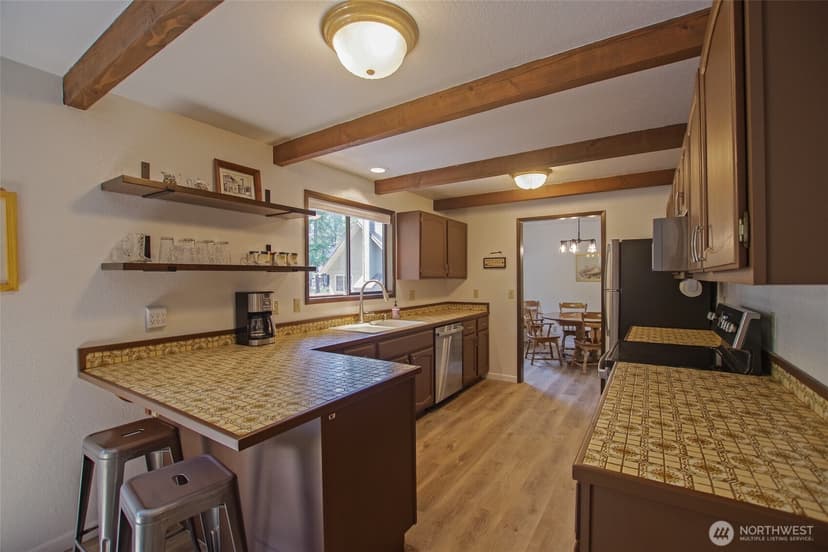 Property photo for 70 Lake Cabins Road, Ronald photo 12