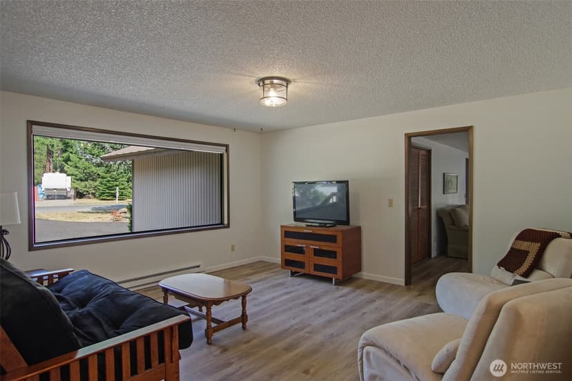 Property photo for 70 Lake Cabins Road, Ronald photo 8