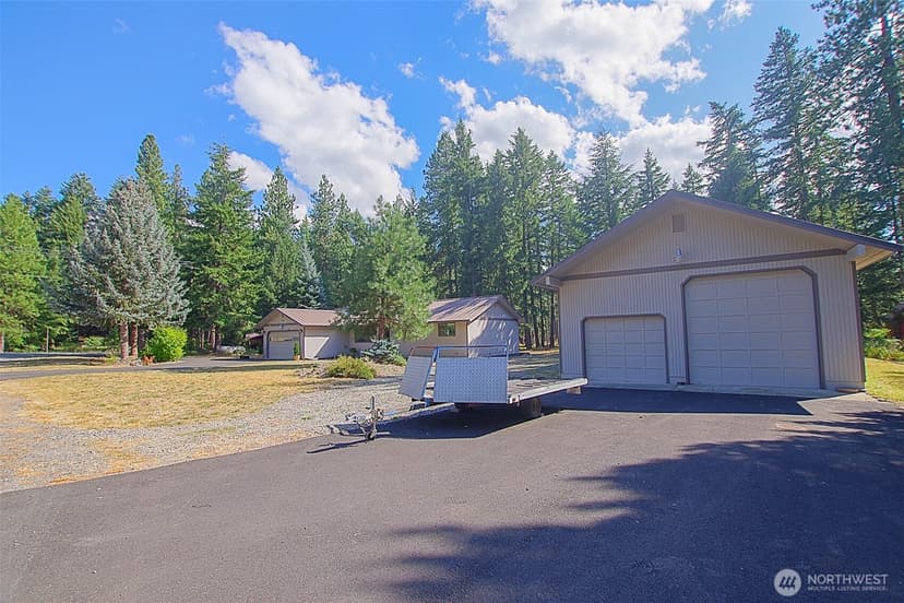 Property photo for 70 Lake Cabins Road, Ronald photo 2