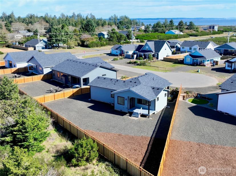 Property photo for 996 Alida Court SE, Ocean Shores photo 9
