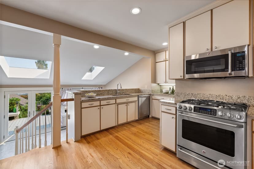 Property photo for 709 N C Street, Tacoma photo 13